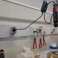 همکاری دو ماهه جهت مونتاژ و بسته بندی محصولات برقی