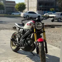 xsrکافه ریس جذاب با رنگ سفید قرمز