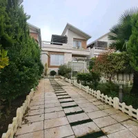 ویلای ۲۸۰ متری دوبلکس  زیبا کنار
