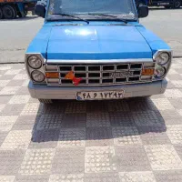 راننده نیسان