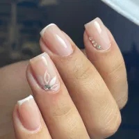 تمامی خدمات ناخن و پدیکور