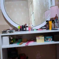 آینه و میز آرایشی