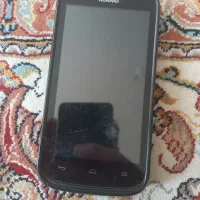 یک عدد گوشی HUAWEl Ascend Y520