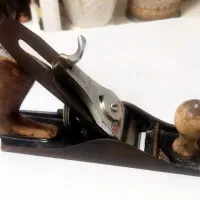 ابزارنجاری قدیمی