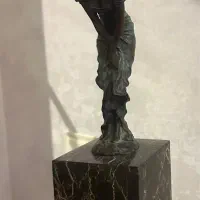مجسمه برنز