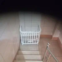 تخت کنارمادر