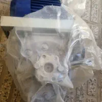 یک عدد موتور 3 فاز گریبکس دار پنجره گلخانه