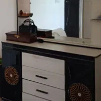 آینه و میز