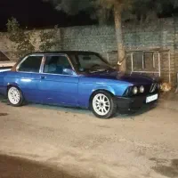 بی ام و ۳۲۰ کلاسیک ۲ در  مدل ۱۹۷۷ میلادی E21