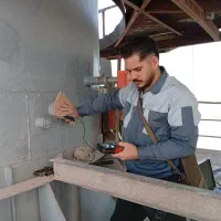 کارشناس نمونه برداری آقا