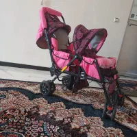 کالسکه دو قلو
