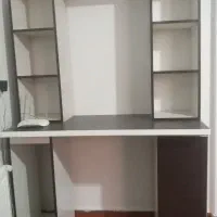 میزکامپیوتر هم میشه ویترین استفاده کرد هم کتابخونه