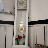 ساعت و میز تلوزیون