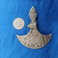 یک تبر قدیمی