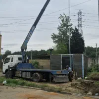 جرثقیل کفی‌داردر ساری حمل و جابه‌جایی بار و دستگاه