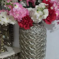 گلدان و تعدادی لوازم منزل
