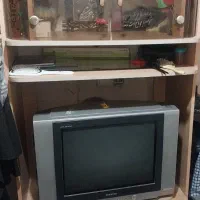 میز تلویزیون. تلویزیون
