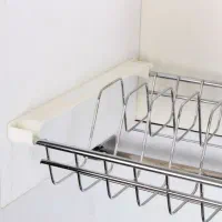 سبد آبچکان روی سینک ظرفشویی