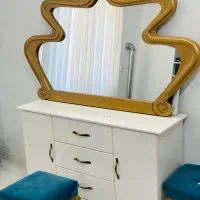 تخت و میز آرایش (فروشی)