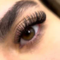اکستنشن مژه فقط با هزینه مواد