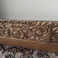 کتیبه بالای پرده