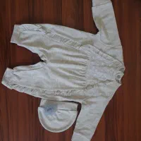 تعدادی لباس و وسایل بچه استفاده نشده و نو