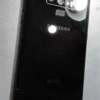 فروشنده‌‌و خریده موبایل شما حتی بدونلــ-وازم