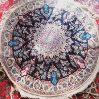 قالی دستباف پشم و ابریشم، گرد ۱.۵ متری|فرش|کاشان, راوند|دیوار