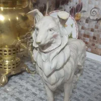 مجسمه یا اسباب بازی قدیمی