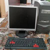 یک دستگاه کامپیوتر