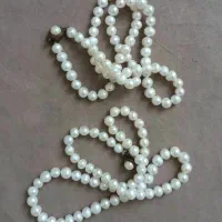 دو عدد گردنبند مروارید پرورشی