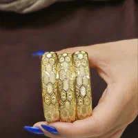 طلای تیام با بیش از ۱۵ سال سابقه