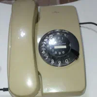 تلفن رومیزی قدیمی
