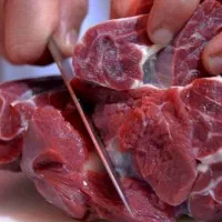 نیروی دست بکارد برای برشکاری گوشت (قصابی)