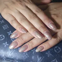 کاشت ناخن|خدمات آرایشگری و زیبایی|جیرفت, |دیوار