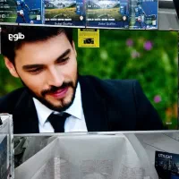 یک تلوزیون نو آکبند سامسونگ