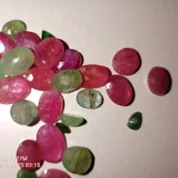 زمرد سبز و یاقوت سرخ معدنی آفریقایی