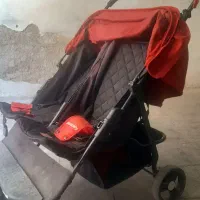 کالسکه دوقلو