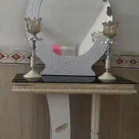 آینه و شمعدان و میز شیک