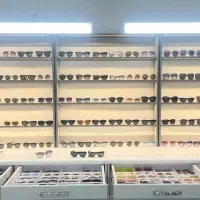 عینک طبی rayban و عدسی های ژاپنی و کره ای