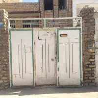 درب آهنی حیاط
