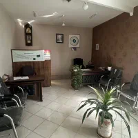 مغازه-حاشیه-خیابان-اصلی