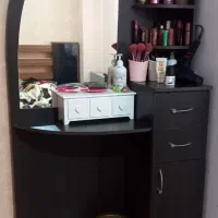 میز آرایش در حدرنگ قهوه ی تیره