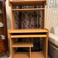 میز تحریر و کامپیوتر