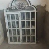سه عدد پنجره