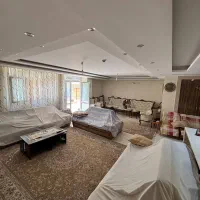 همکف-با-حیاط-نیمه-اختصاصی-سروستان