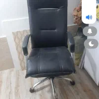 صندلی گردان بزرگ در حد نو