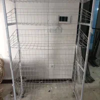 قفسه کتاب و آشپز خانه