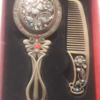 آینه و شانه ی نو