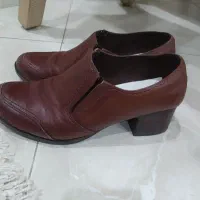 کفش چرم زنانه طبیعی سایز۳۹ پاشنه یکسره درحدنو